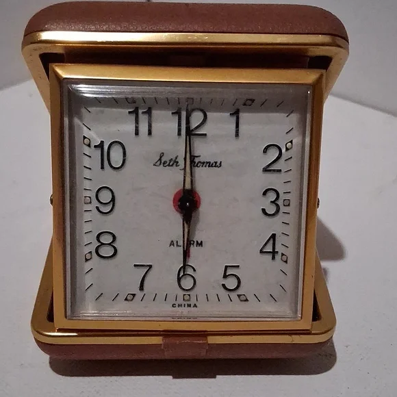 Mid-Century Seth Thomas Traveling Alarm Clock. - Picture 2 of 4